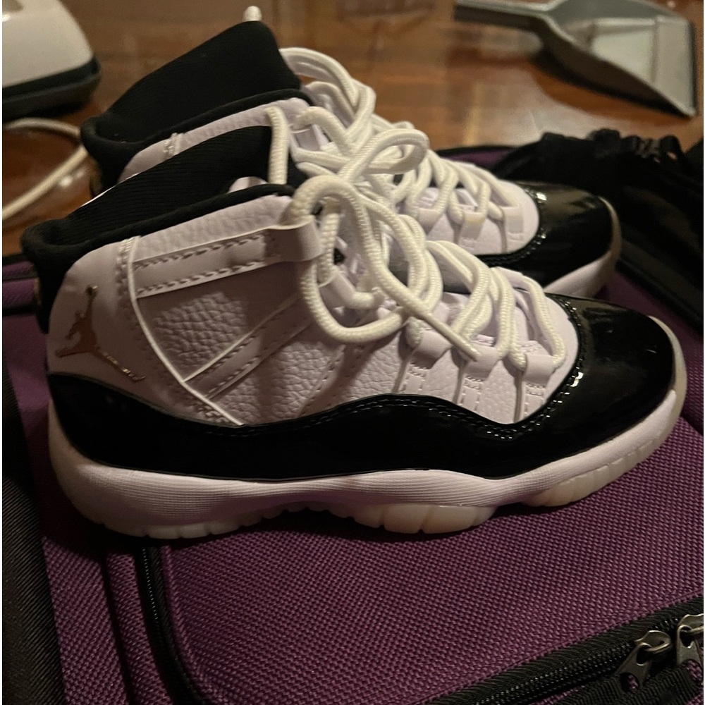 AIR JORDAN 11 RETRO 'GRATITUDE